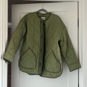 Abercrombie and Fitch Green Quilted Liner Puffer Jacket Woman XS runs big!